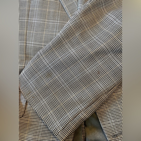 Burberry Black & White Plaid, Lightweight, 100% Wool Sport Coat, Size 39S - Picture 6 of 7